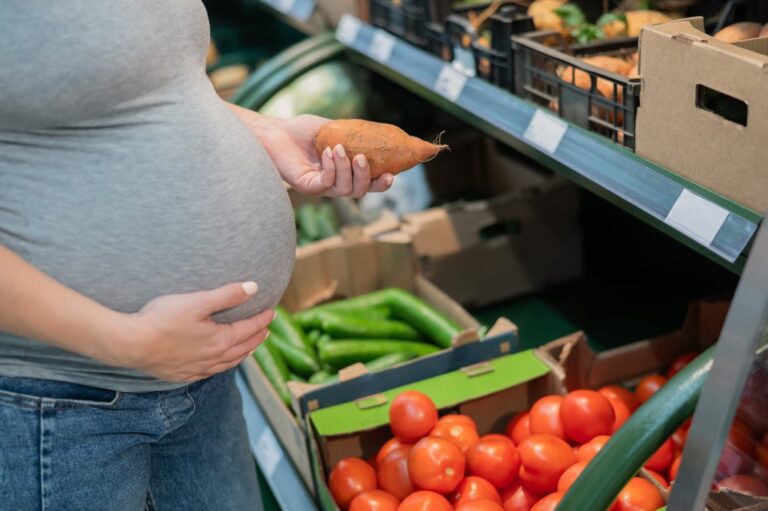 Temukan jenis ubi yang baik untuk ibu hamil dan cara konsumsinya agar bermanfaat bagi kesehatan ibu serta perkembangan janin dengan aman dan sehat.