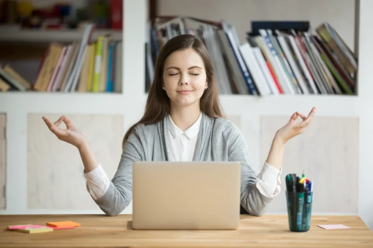 Cara Menjaga Kesehatan Mental di Tempat Kerja