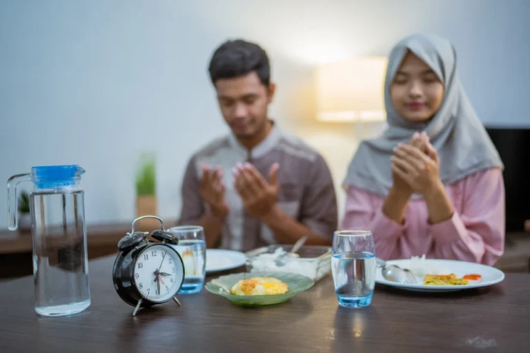 8 Tips Sehat di Bulan Ramadhan agar Tetap Bugar dan Kuat