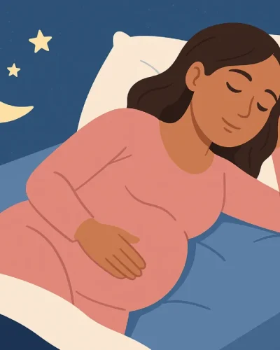 Cara Tidur Berkualitas Untuk Ibu Hamil dengan ibu hamil tidur nyenyak di atas kasur dengan posisi yang nyaman, bantal pendukung, dan suasana kamar yang tenang.